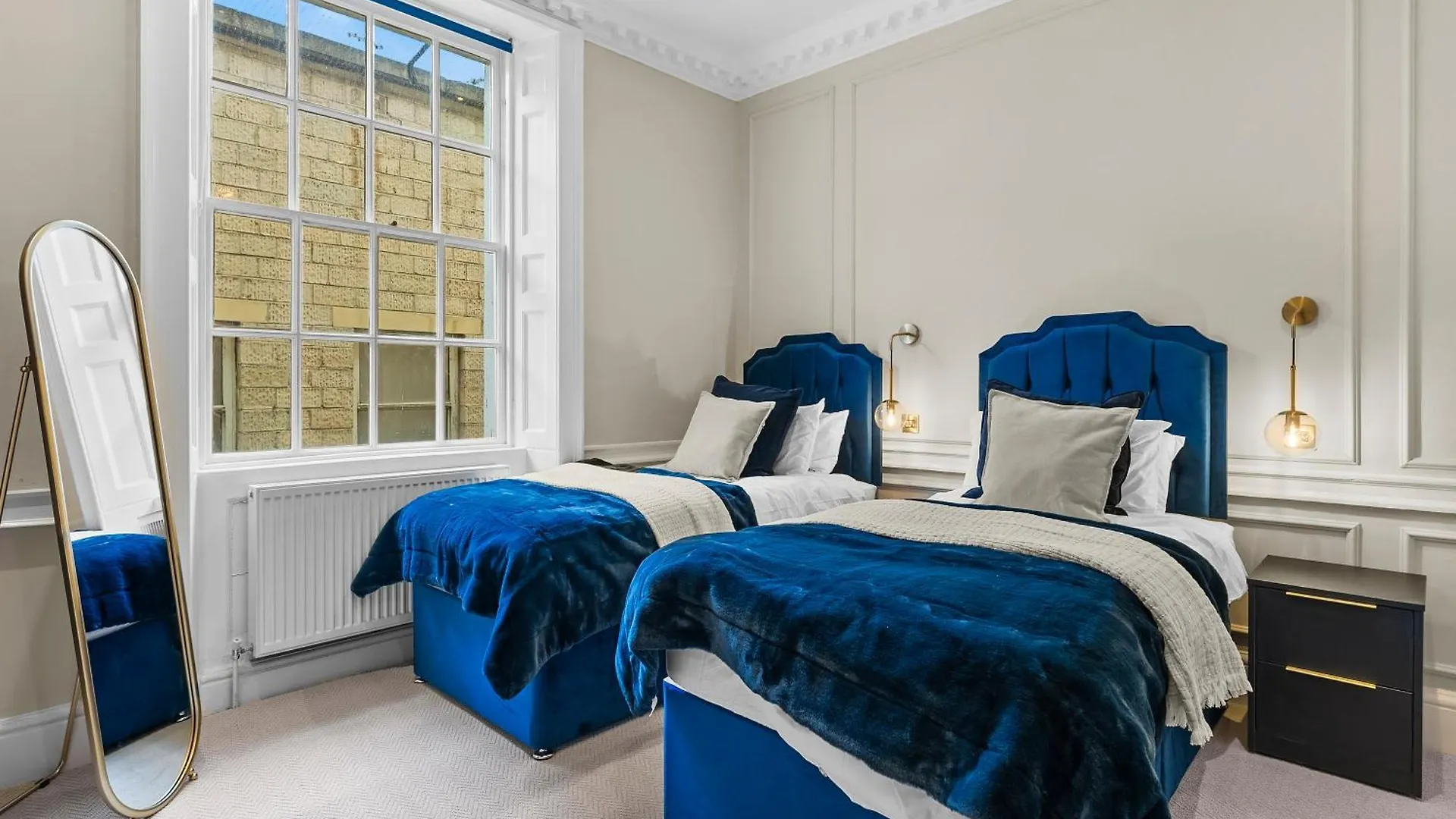 Baths Ultimate House Sleeps 40 Villa Bath