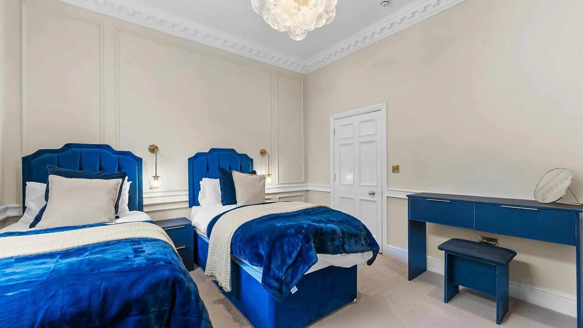 Baths Ultimate House Sleeps 40 Villa