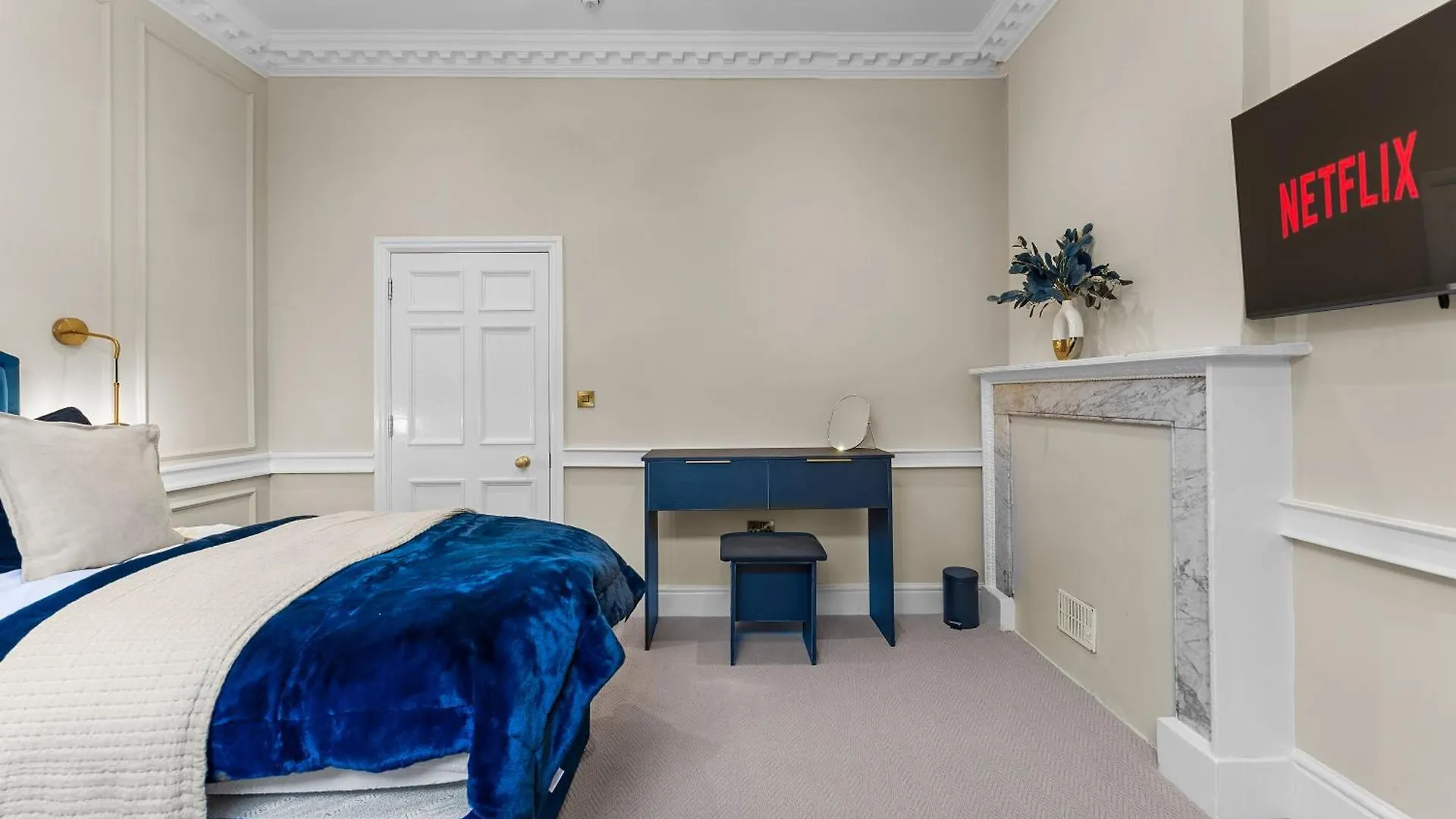Baths Ultimate House Sleeps 40 Villa Bath