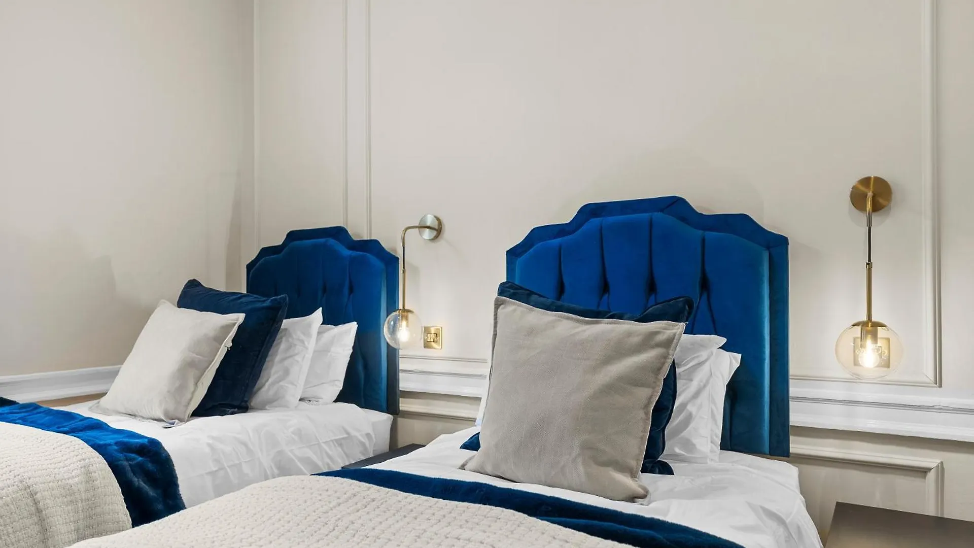 Baths Ultimate House Sleeps 40 Villa