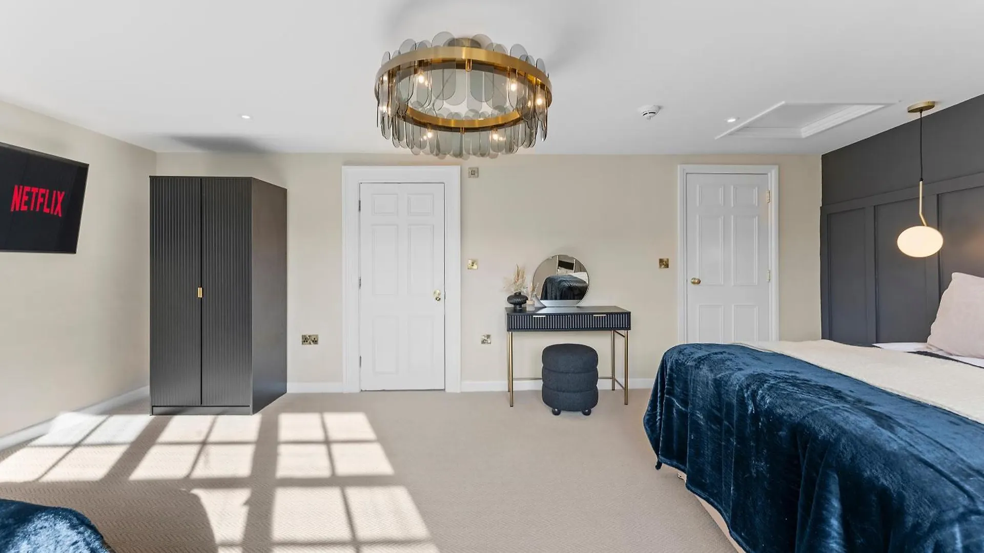 Baths Ultimate House Sleeps 40 Villa