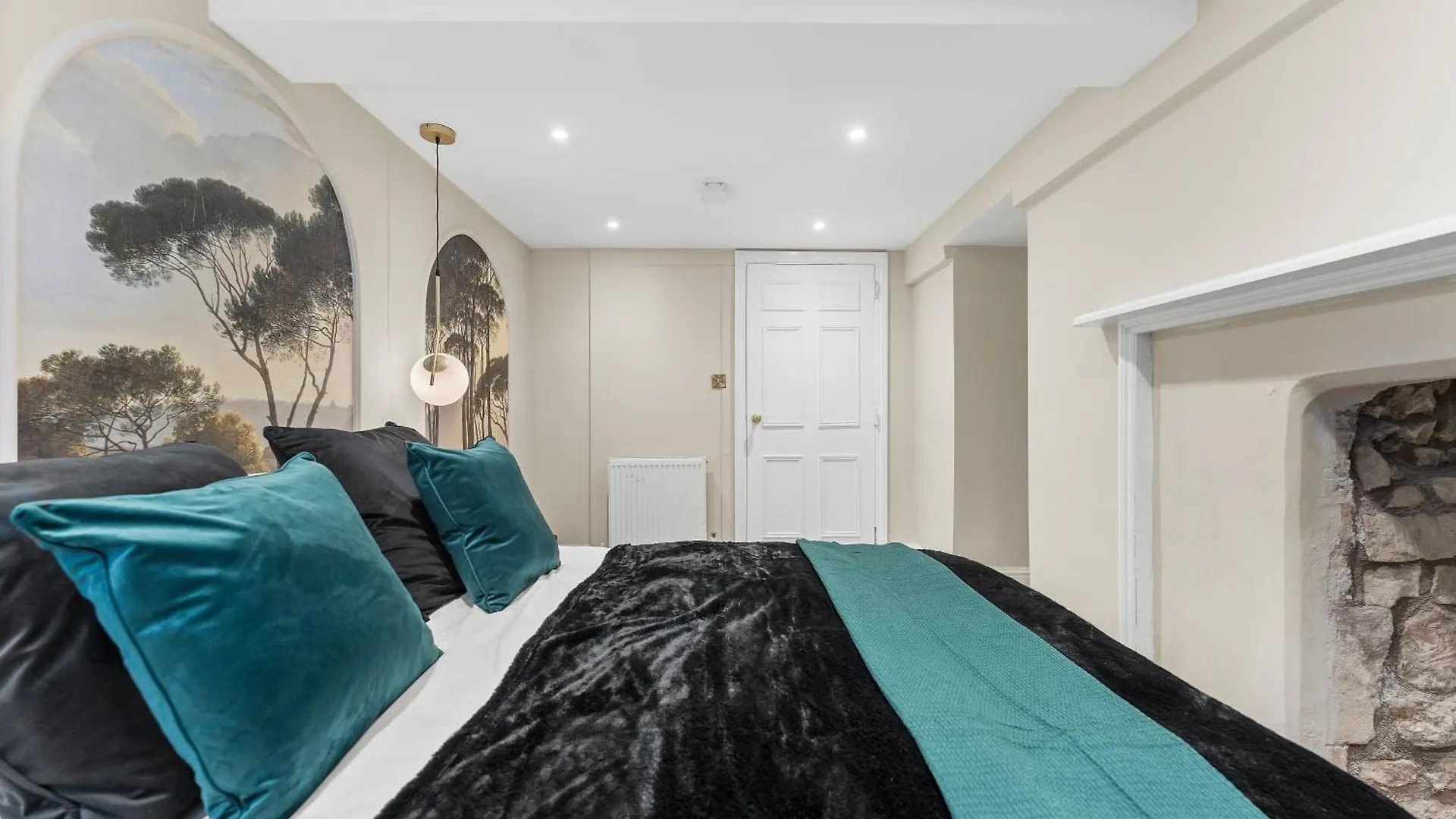 Baths Ultimate House Sleeps 40 Villa