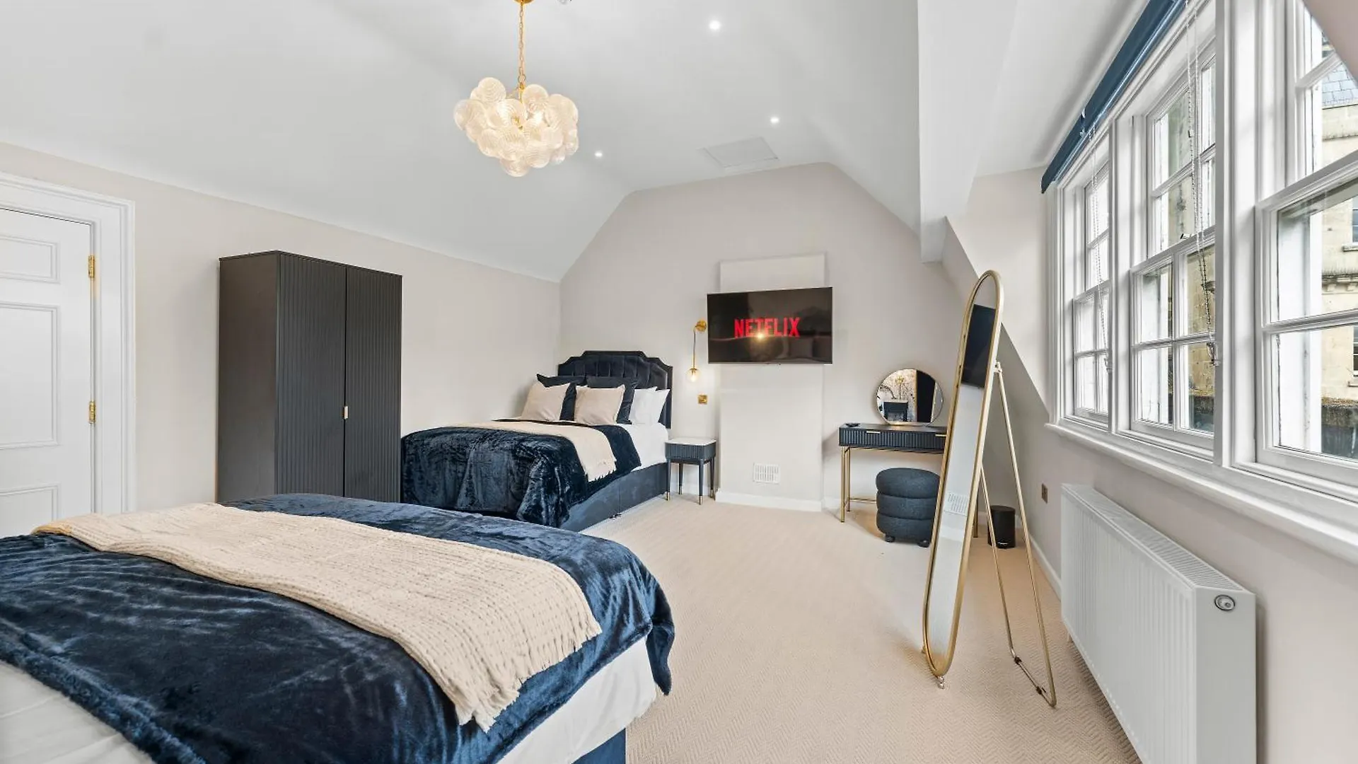 Baths Ultimate House Sleeps 40 Villa