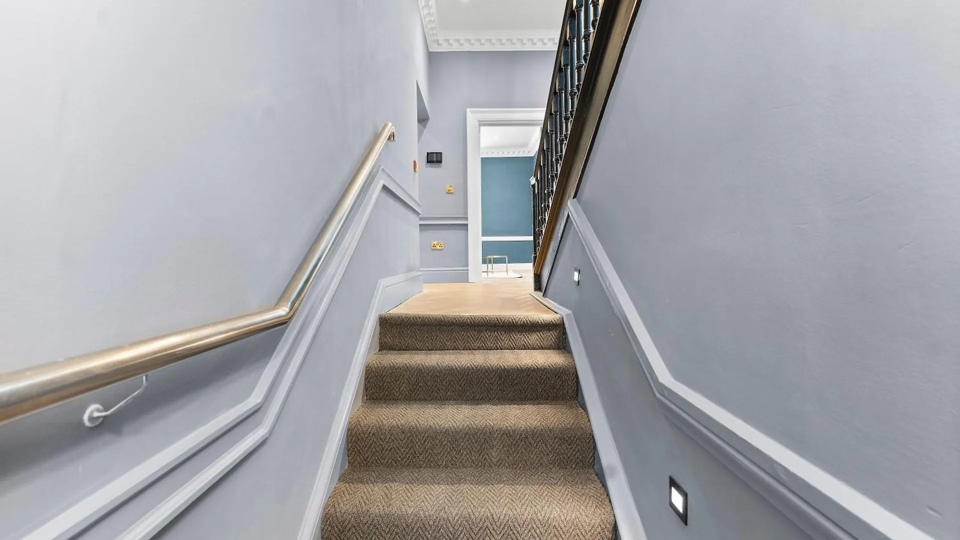 Baths Ultimate House Sleeps 40 Villa United Kingdom